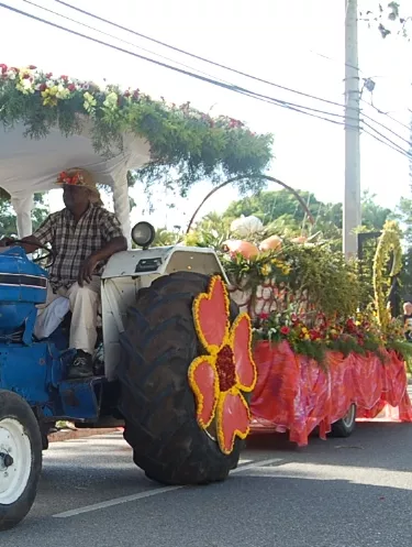 Festival de las Flores por las calles de Jarabacoa