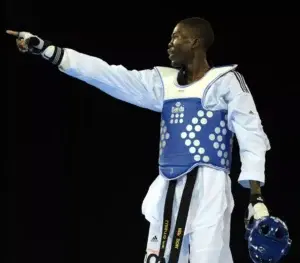 Luisito Pie avanza a semifinal Taekwondo y asegura medalla para RD