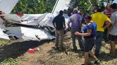 Tres personas muertas tras caer avioneta en Santiago 