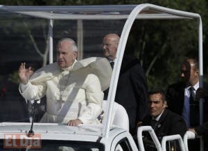 Papa llega a la Plaza de la Revolución en Cuba para oficiar misa