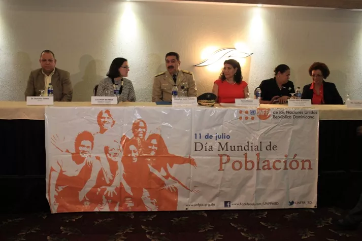 Varias instituciones acuerdan prestar mayor atención a mujeres y niñas en contextos de emergencia