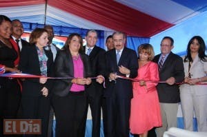 Danilo Medina entrega dos centros educativos y una estancia en San Juan