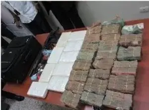 DNCD decomisa casi 5 millones de pesos y apresa tres personas en Santiago