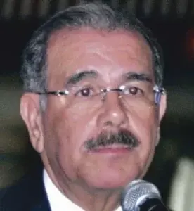 Danilo Medina propone  plancha para Consejo de Comisión Competencia