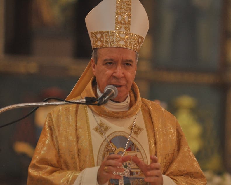 Cardenal oficia misa Listín Diario