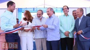 Presidente inaugura nueva carretera Juncalito-Jánico