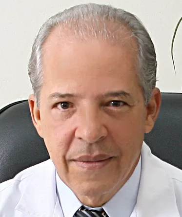 Director Servicio Nacional de Salud supervisa hospitales de Barahona