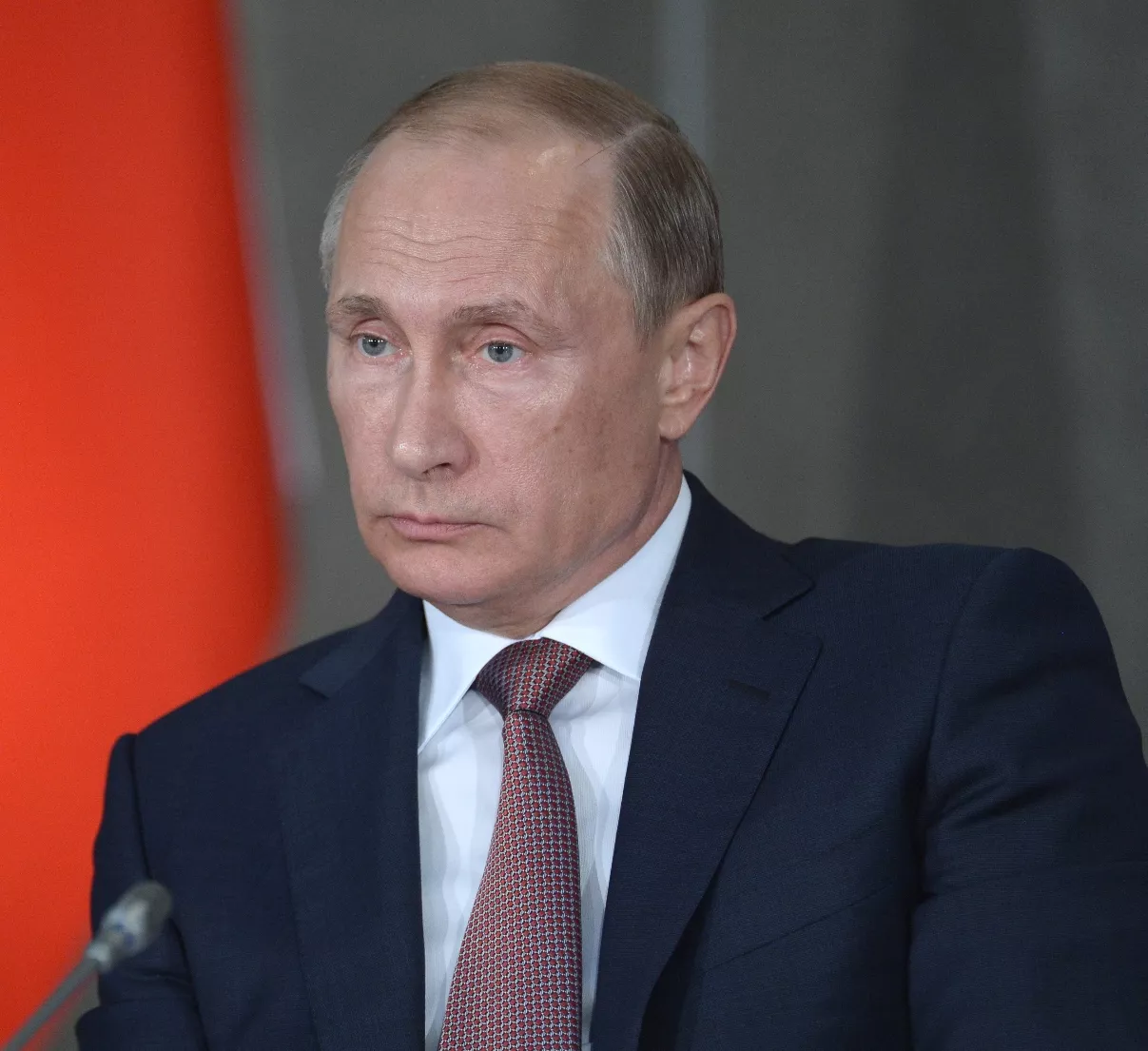 Putin busca  venta de una parte de Rosneft