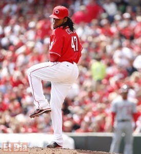 Johnny Cueto frustra rivales con la forma de lanzar