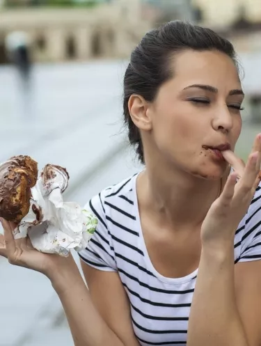 Academia de Nutrición dice es posible comer de todo