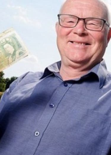 Un hombre recupera  su cartera 30 años después