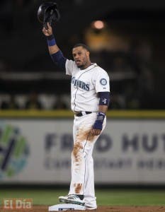 Dominicano Robinson Canó se levanta tras estrepitosas caídas