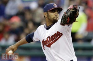 Lanzador dominicano Danny Salazar sobresale frente adversidad de los Indios