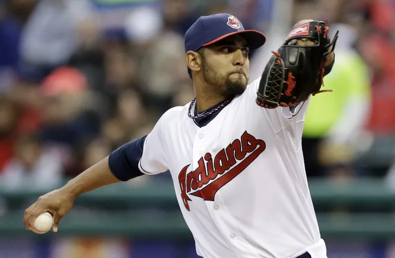 Lanzador dominicano Danny Salazar sobresale frente adversidad de los Indios