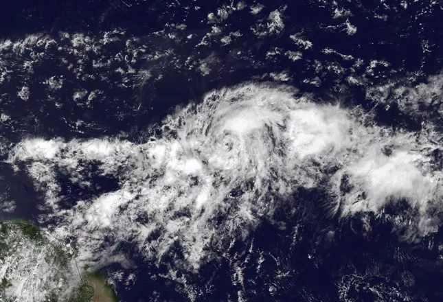 Danny se convierte en el primer huracán del Atlántico de 2015