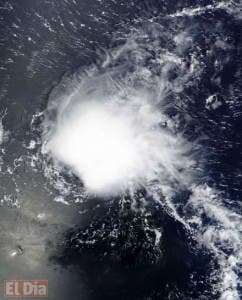 Danny pasa en el Caribe de depresión tropical a remanente