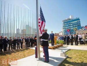 Bandera de EEUU ondea en Cuba por primera vez en 50 años