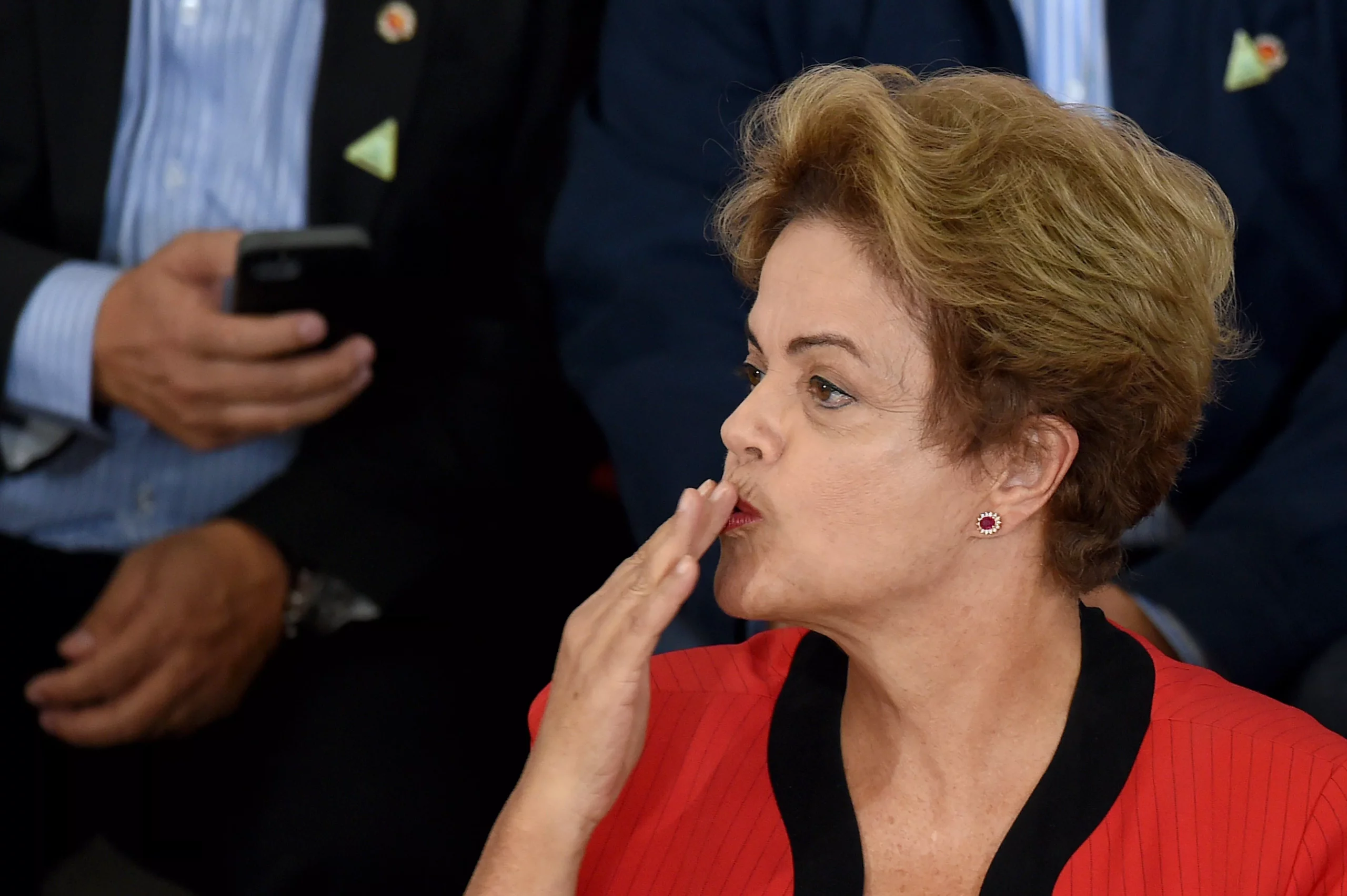 Brasil: Movimientos sociales se movilizan en favor de Dilma Rousseff