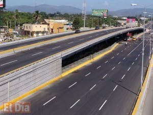 Obras Públicas acondiciona puentes peatonales y elevados