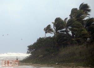 Tormenta tropical Erika deja fuertes lluvias y vientos a su paso por Haití