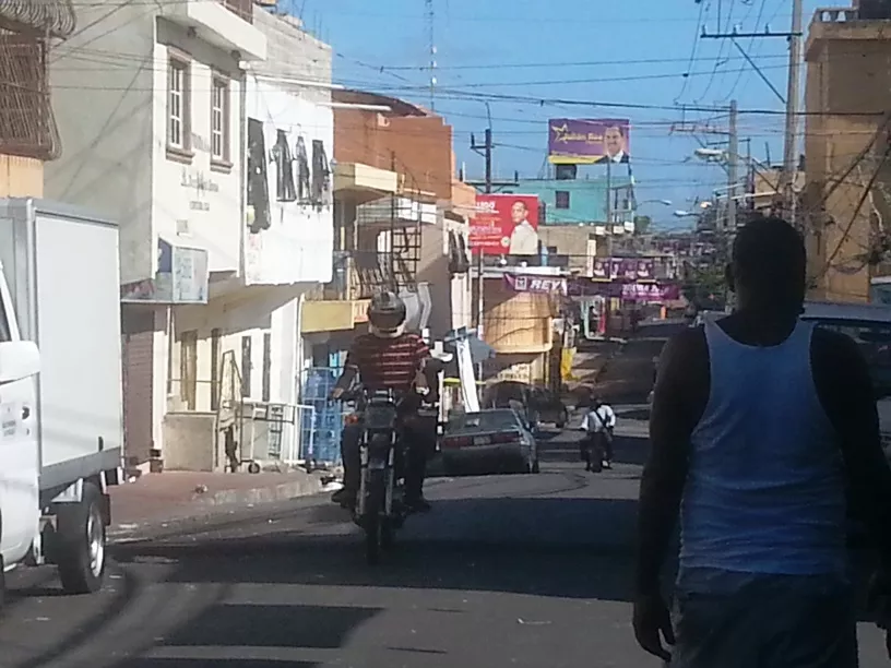 Los Praditos, un barrio en medio de la ciudad que vive en la oscuridad