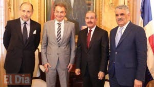 Danilo Medina recibe a Rodríguez Zapatero en el Palacio Nacional