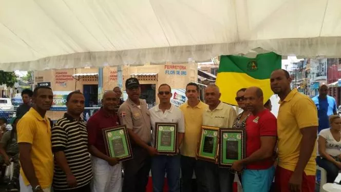 Club San Carlos reconoce a cinco dirigentes por destacada trayectoria