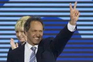 Argentina: Scioli, un pupilo de Cristina, consolida su triunfo en primarias