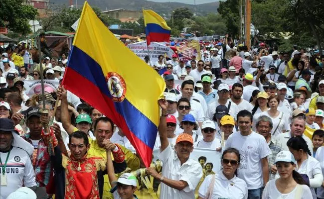 Colombianos marchan por la “dignidad” y la hermandad con Venezuela