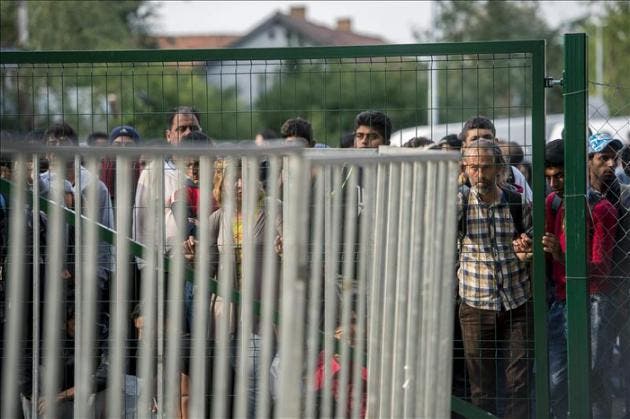 Los refugiados quedan atrapados en un “limbo legal” entre Hungría y Serbia