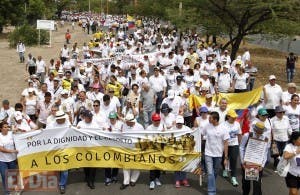 Cientos de colombianos marchan  por crisis frontera