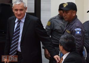 Guatemala cambia de cárcel militar a expresidente Otto Pérez Molina