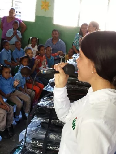 ISM entrega útiles escolares en Santiago Rodríguez