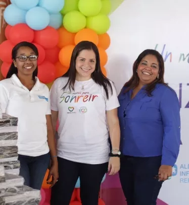 Megacentro entrega donativo