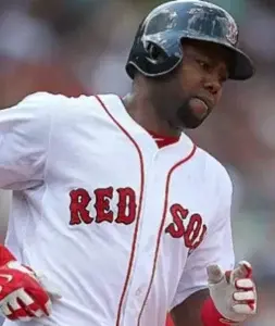 Gigantes adquieren a  Alejandro de Aza desde Boston