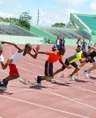 Inefi realiza atletismo escolar