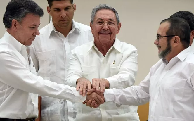 Presidente de Colombia y FARC anuncian acuerdo trascendental