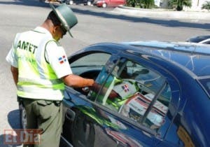 AMET fiscalizó más de 800 conductores por violar la ley 241