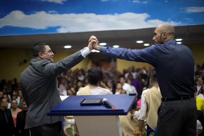BRASIL-IGLESIA PENTECOSTAL GAYS