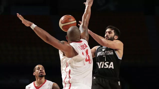 Argentina gana 84-57 a Panamá rumbo a semifinales en preolímpico de básquet