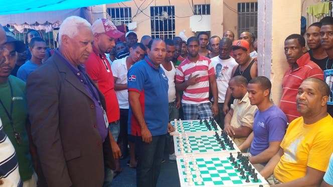 Ministerio de Deportes respalda simultánea de ajedrez en cárcel de Peravia