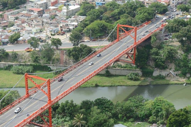 Obras Públicas cerrará este miércoles el puente Hermanos Patiño en Santiago   