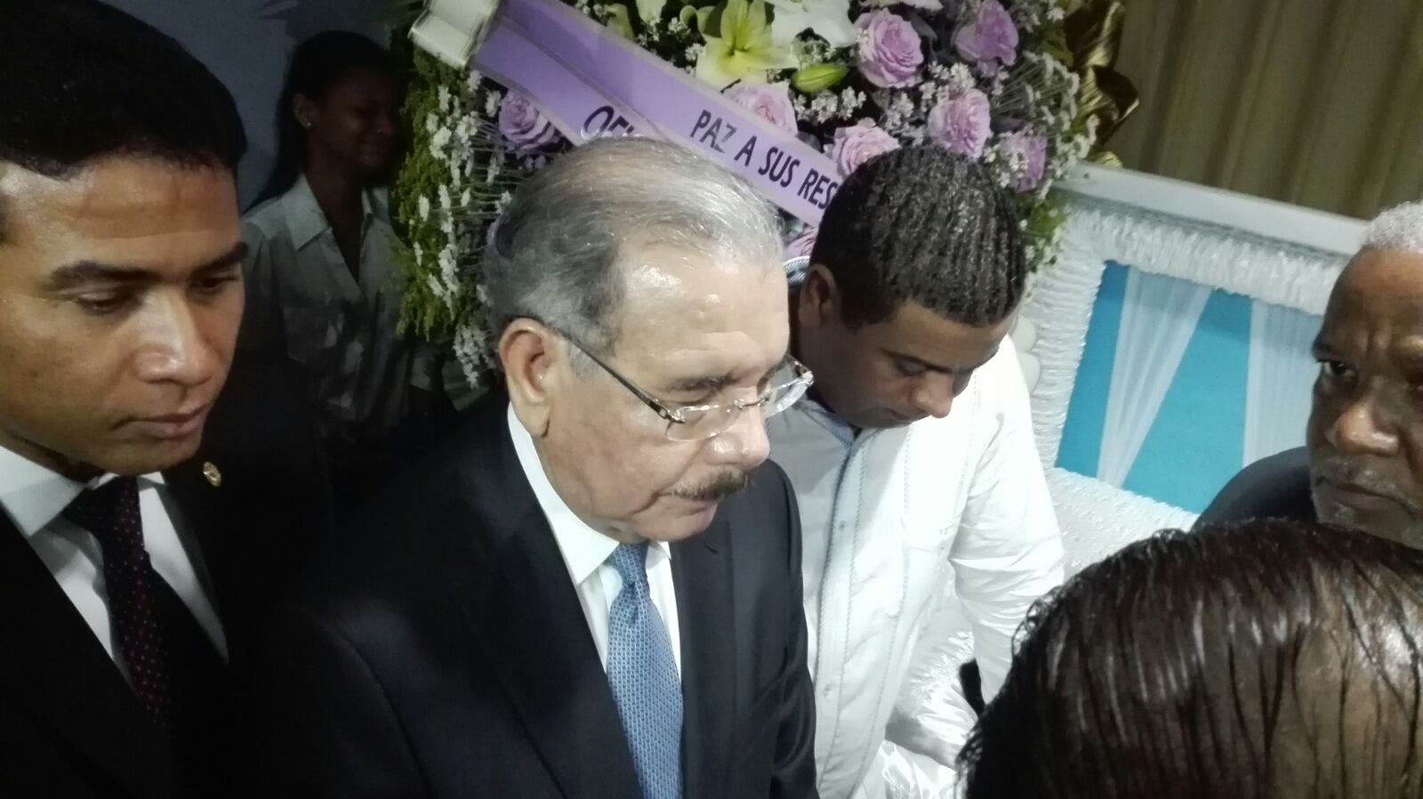 Presidente Medina acude a velatorio de la madre del diputado Tulio Jiménez