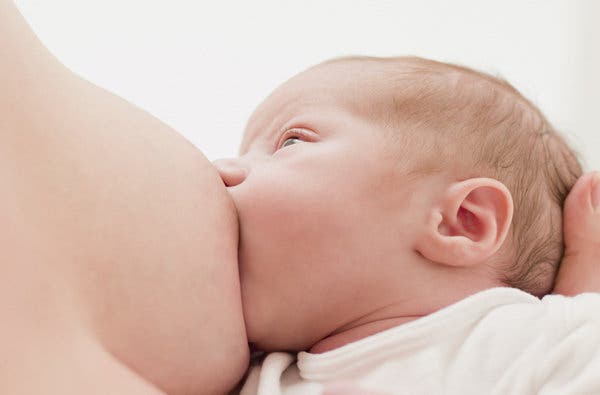La lactancia materna sigue siendo víctima del tabú en varios países