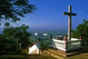 Papa Francisco bendice a Holguín desde el punto más alto de la ciudad