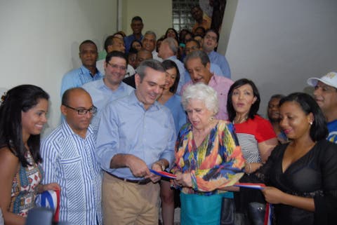 Luis Abinader inaugura local de campaña en el Distrito Nacional