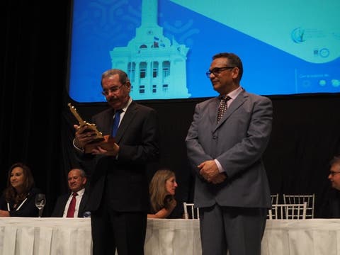 Presidente Medina entregará mañana el Premio Provincial a la Calidad de Santiago