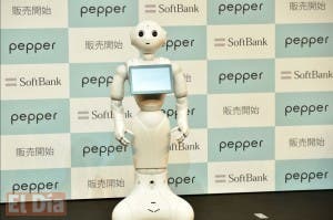 Fabricante japonés prohibe a sus clientes tener sexo con robot humanoide