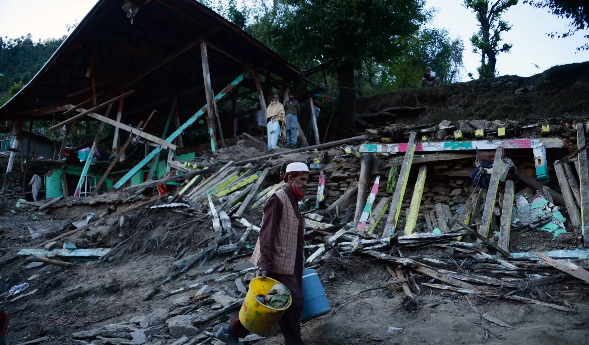 Víctimas por el sismo aumenta en Pakistán