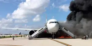 Incendio en avión con destino a Venezuela deja 15 heridos en aeropuerto de EE. UU